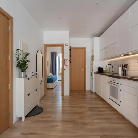 Lush Botanic Oasis With A Boho Hideaway, Near & Cafes * Lagos