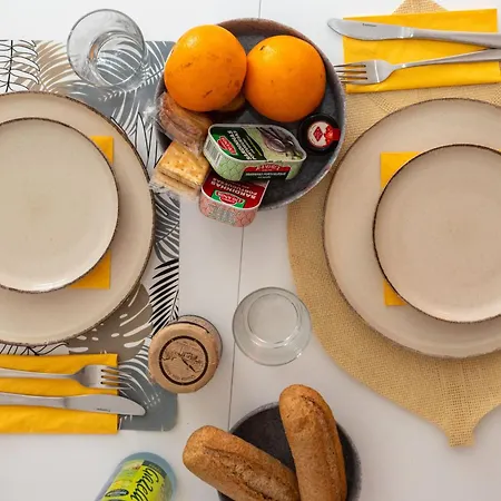 Apartment Lush Botanic Oasis With A Boho Hideaway, Near & Cafes Lagos