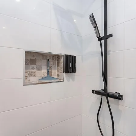 Apartment Lush Botanic Oasis With A Boho Hideaway, Near & Cafes Lagos