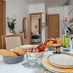 Lush Botanic Oasis With A Boho Hideaway, Near & Cafes ラゴス