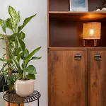 Lush Botanic Oasis With A Boho Hideaway, Near & Cafes Lejlighed *