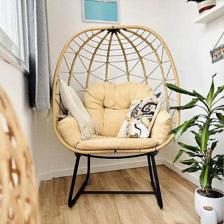 Lush Botanic Oasis With A Boho Hideaway, Near & Cafes Apartment