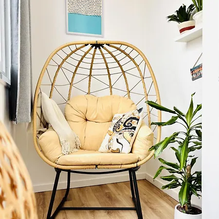 Lush Botanic Oasis With A Boho Hideaway, Near & Cafes *