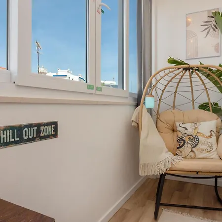 Lush Botanic Oasis With A Boho Hideaway, Near & Cafes Apartment *
